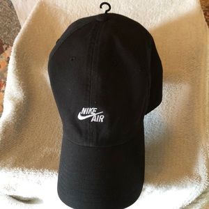 NWT Black Nike baseball cap